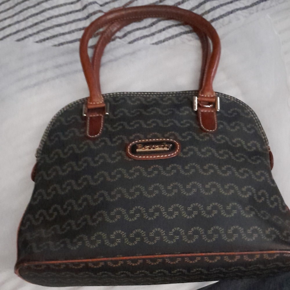 Beverly Elegant Leather Handbag